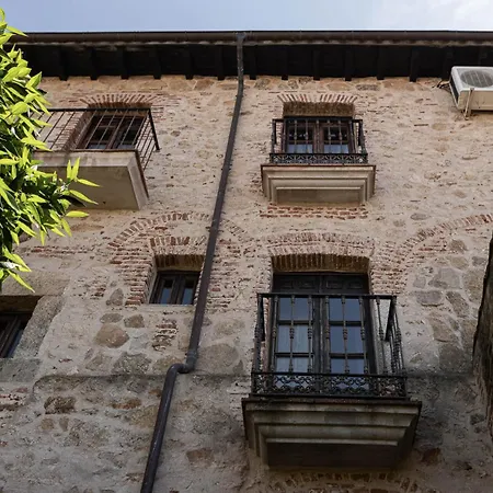 Dona Anita Lantställe *