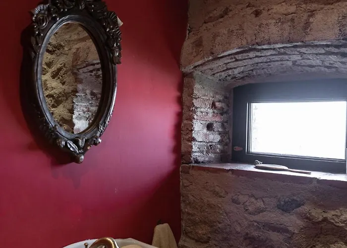 Dona Anita Landhuis Montánchez