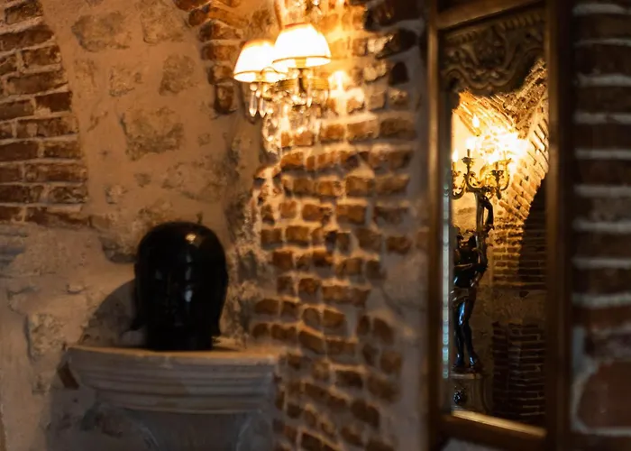 Dona Anita Landhuis Montánchez