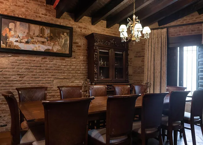 Dona Anita Landhuis *